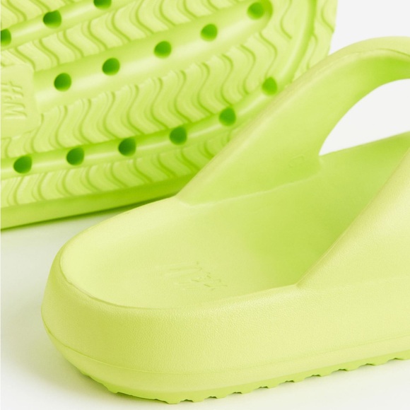 Neon Flip Flops 💚 - Picture 3 of 3